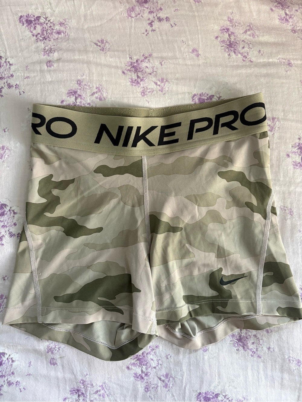 Nike Pro Women's Camo Spandex Shorts - Olive/Beige